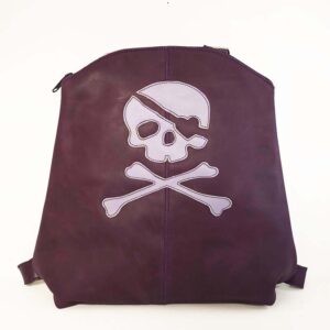 Mochila morada de piel