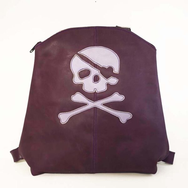 Mochila morada de piel