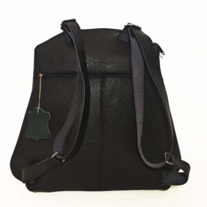 Mochila de piel negra