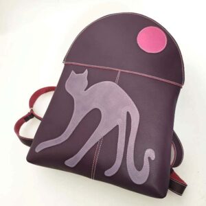 Mochila de piel morada