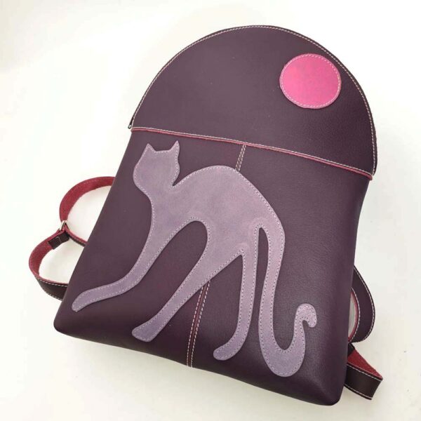 Mochila de piel morada
