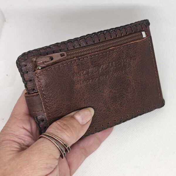 Tienda online de artículos hechos a mano en cuero y piel. Artesanos del cuero. Billetero pequeño horizontal "Music" IMG 20250925 074734 Cartera billetero de piel marrón