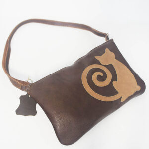 Bolso de piel marrón