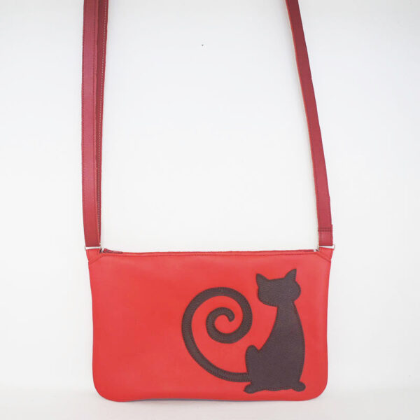 Bolso de piel rojo