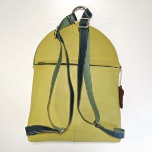 Mochila de piel verde pistacho