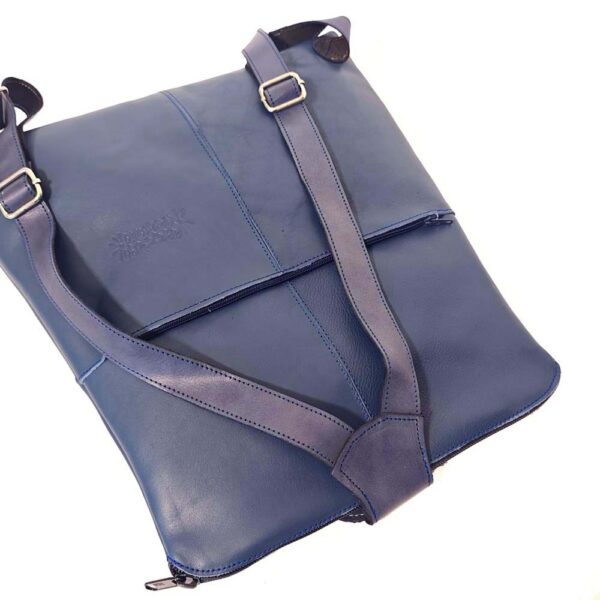 Mochila antirrobo de piel azul