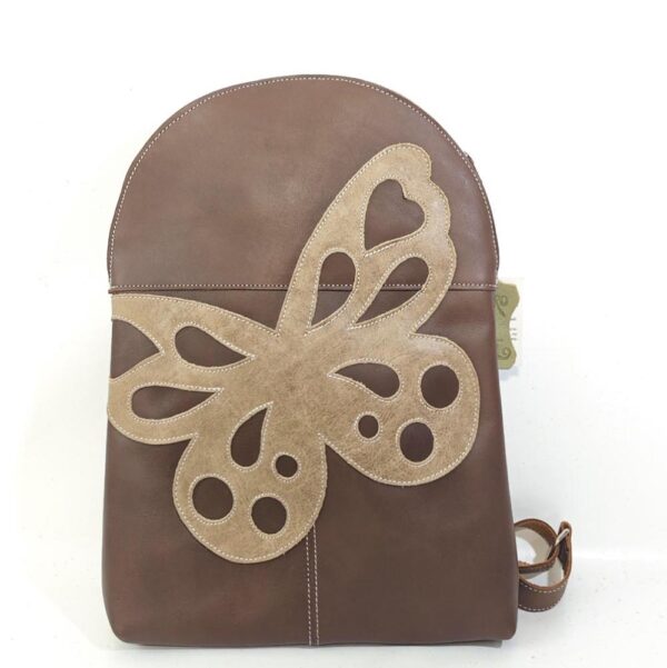 Tienda online de artículos hechos a mano en cuero y piel. Artesanos del cuero. Mochila Mariposa pequeña IMG 20260922 100915 Mochila de piel marrón