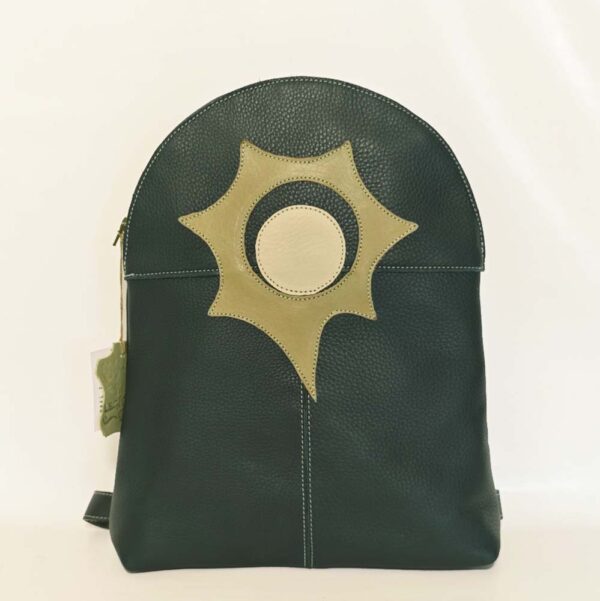 Mochila de piel verde botella