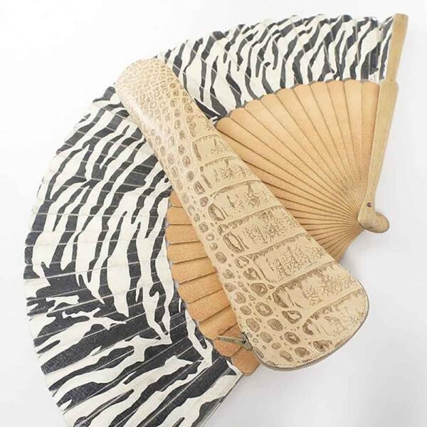 Funda abanico de piel beige coco