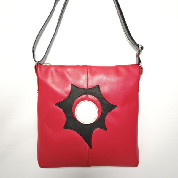 Tienda online de artículos hechos a mano en cuero y piel. Artesanos del cuero. eclipse, Bolso bandolera de piel IMG 20260526 1312071 copia Bolso de piel rojo