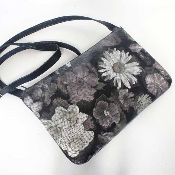 Bolso de piel negro