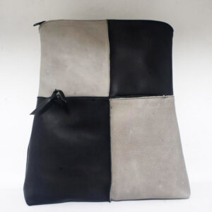 Mochila de piel negra