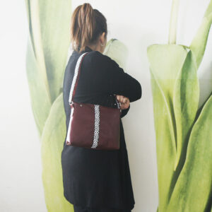 Bolso de piel granate