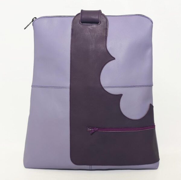 Tienda online de artículos hechos a mano en cuero y piel. Artesanos del cuero. Moncayo mochila antirrobo de piel IMG 20250124 080109 Mochila de piel lila
