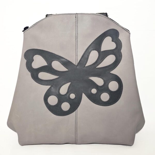 Mochila de piel gris claro