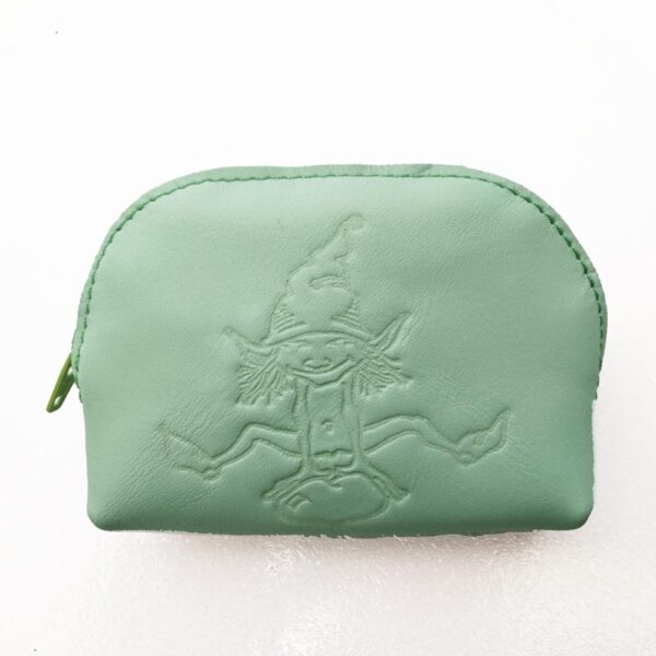 Tienda online de artículos hechos a mano en cuero y piel. Artesanos del cuero. Monedero de piel con cremallera "Duende" IMG 20260619 0935161 copia Monedero de piel verde claro