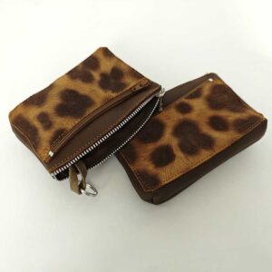 Monedero de piel marrón leopardo
