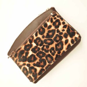 Monedero de piel marrón leopardo