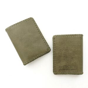 Billetero de piel verde