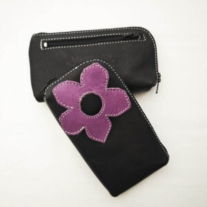 Funda multiusos de piel negro/morado