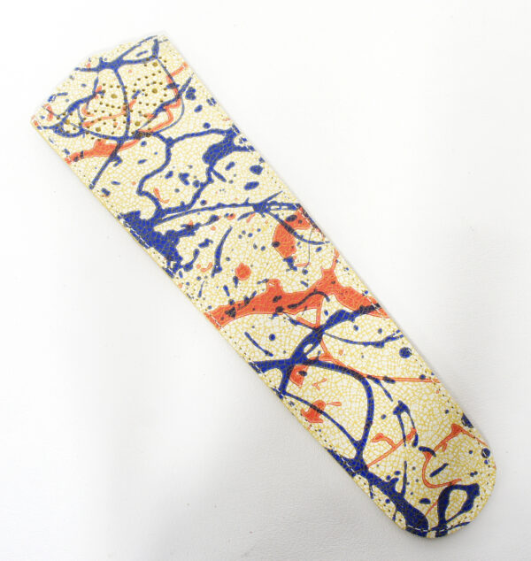 Tienda online de artículos hechos a mano en cuero y piel. Artesanos del cuero. Funda para abanico de piel DSC1348 Funda abanico de piel amarillo grafiti