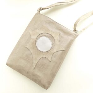 Bolso bandolera de piel beige