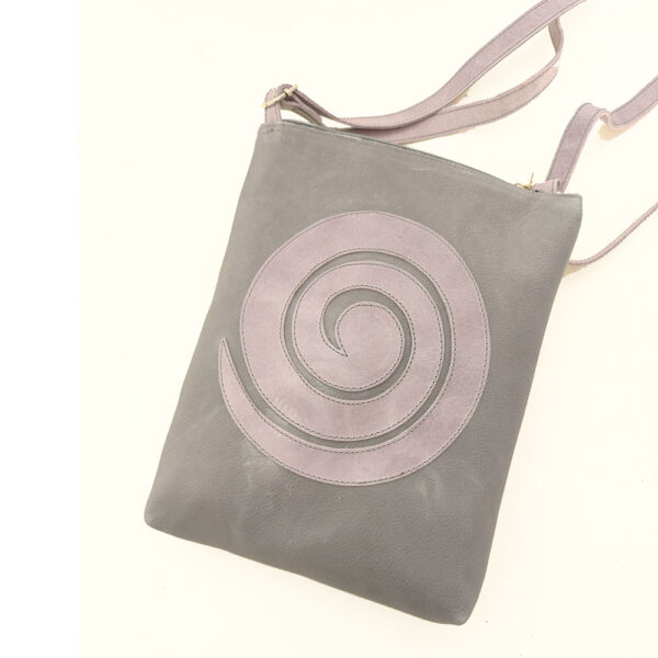 Bolso bandolera de piel gris