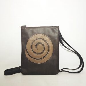 Bolso bandolera de piel marrón