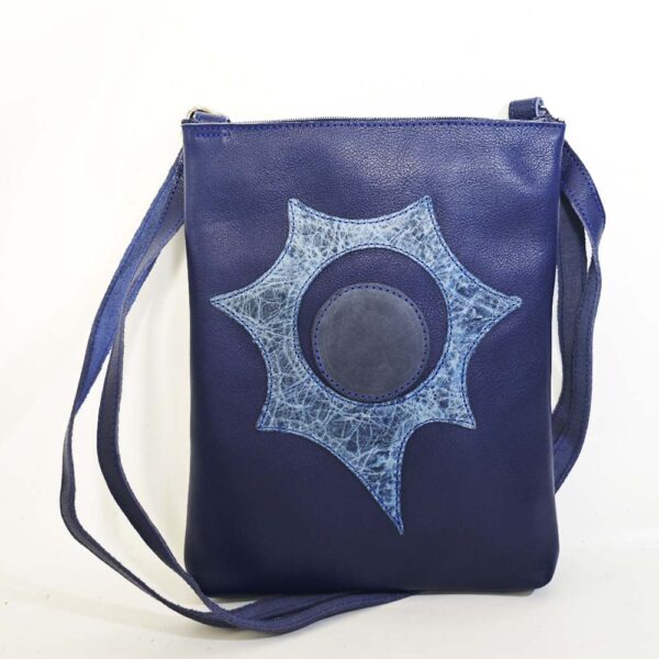 Bolso de piel azul marino
