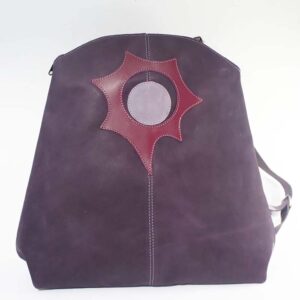 Mochila de piel morada