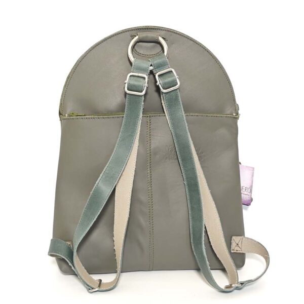Mochila de piel verde oliva