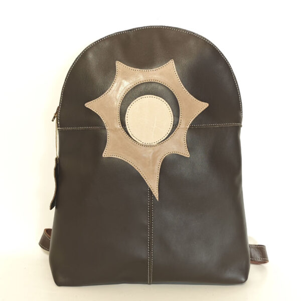 Mochila de piel marrón oscuro