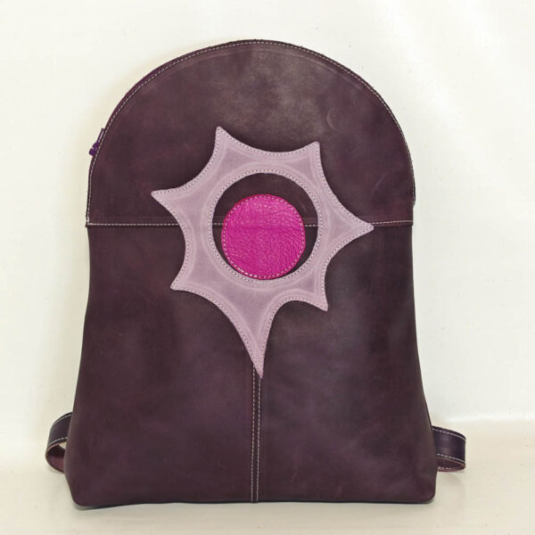 Mochila de piel morada