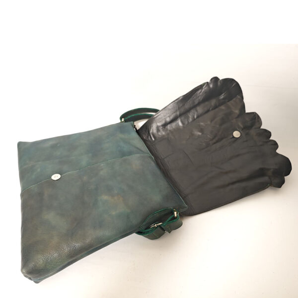 Tienda online de artículos hechos a mano en cuero y piel. Artesanos del cuero. Bolso único de piel IMG 20260303 103305 Bolso único de piel