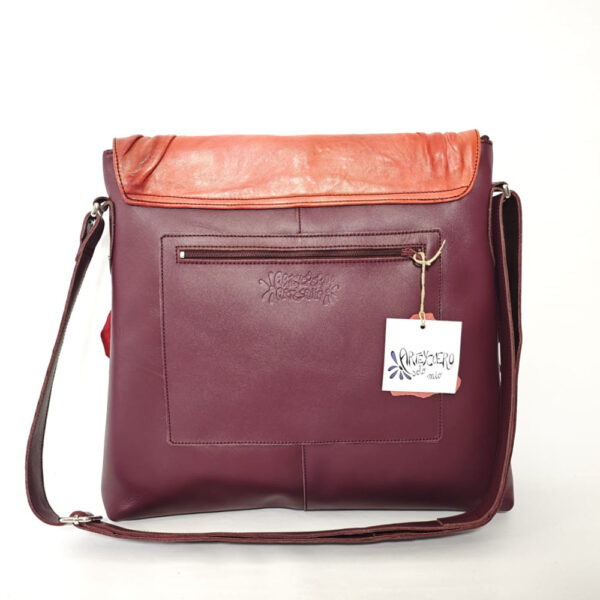 Tienda online de artículos hechos a mano en cuero y piel. Artesanos del cuero. Bolso único de piel Imagen de WhatsApp 2025 10 29 a las 10.06.59 0709334a Bolso de piel único