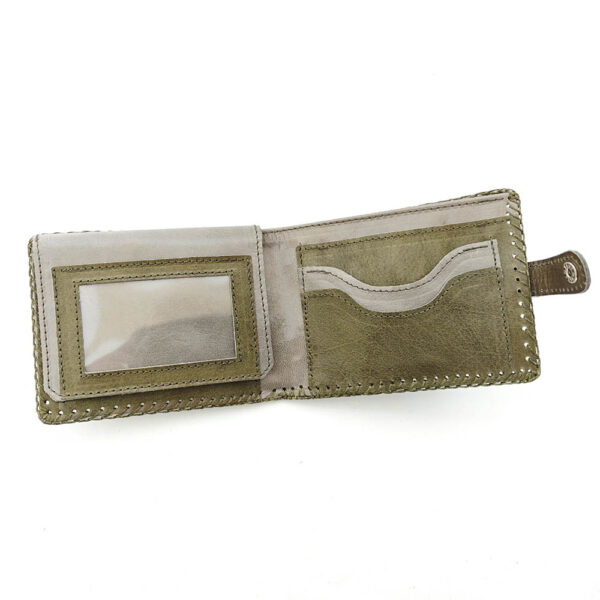 Tienda online de artículos hechos a mano en cuero y piel. Artesanos del cuero. Billetero de piel con monedero, modelo americano liso IMG 20250620 070824 Billetero de piel verde