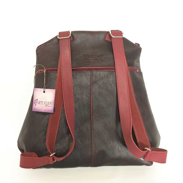 Mochila de piel burdeos