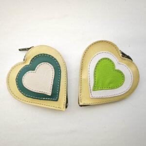 Monederito de piel amarillo