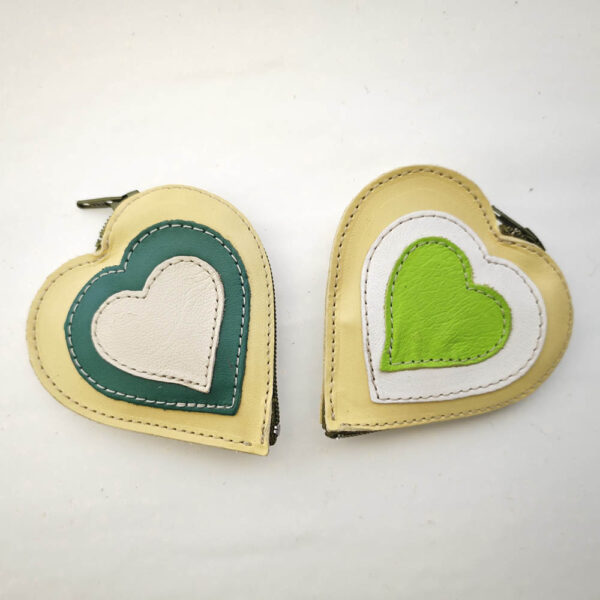 Monederito de piel amarillo