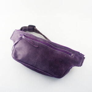 Riñonera de piel morada