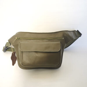 Riñonera de piel verde