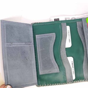 Billetero monedero de piel gris verde