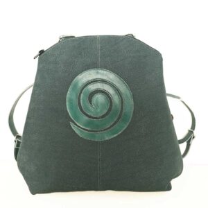 Mochila de piel verde botella