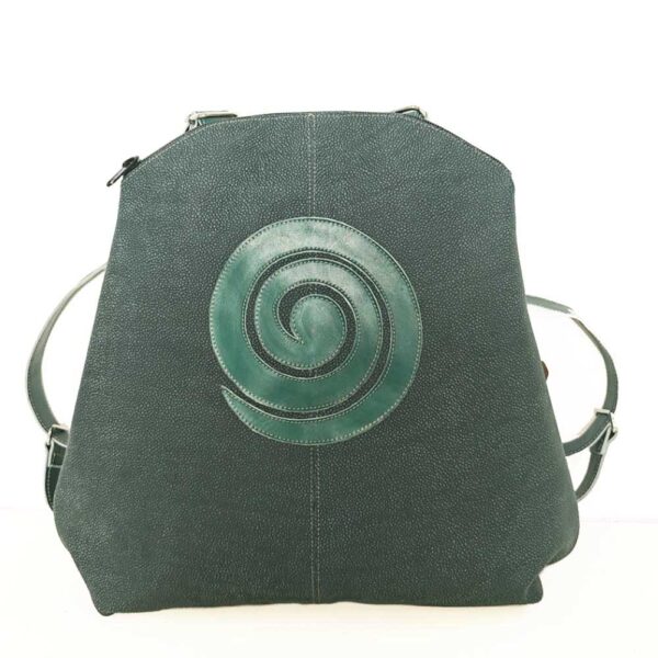 Mochila de piel verde botella