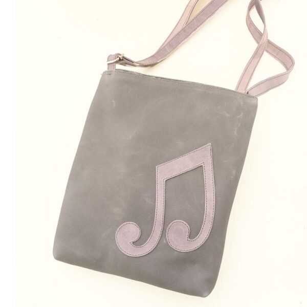 Bolso bandolera de piel gris