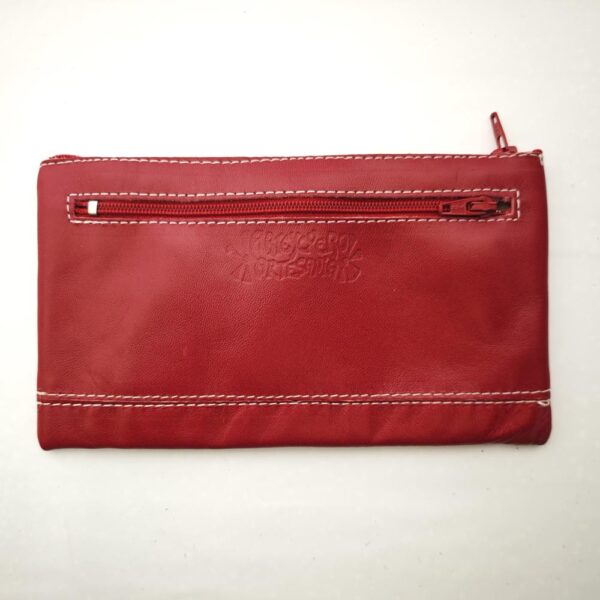 Tienda online de artículos hechos a mano en cuero y piel. Artesanos del cuero. Monedero tarjetero de piel MBT IMG 20251114 075226 Monedero tarjetero de piel rojo
