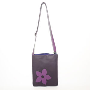 Bolso de piel morado