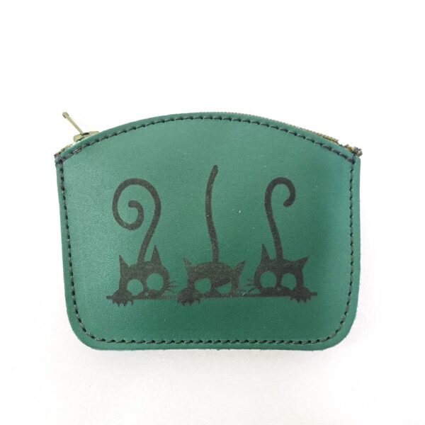 Tienda online de artículos hechos a mano en cuero y piel. Artesanos del cuero. Monedero de piel Gatitos IMG 20260714 094911 Monedero de piel verde