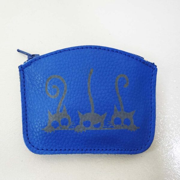 Tienda online de artículos hechos a mano en cuero y piel. Artesanos del cuero. Monedero de piel Gatitos IMG 20260714 095054 Monedero de piel azul